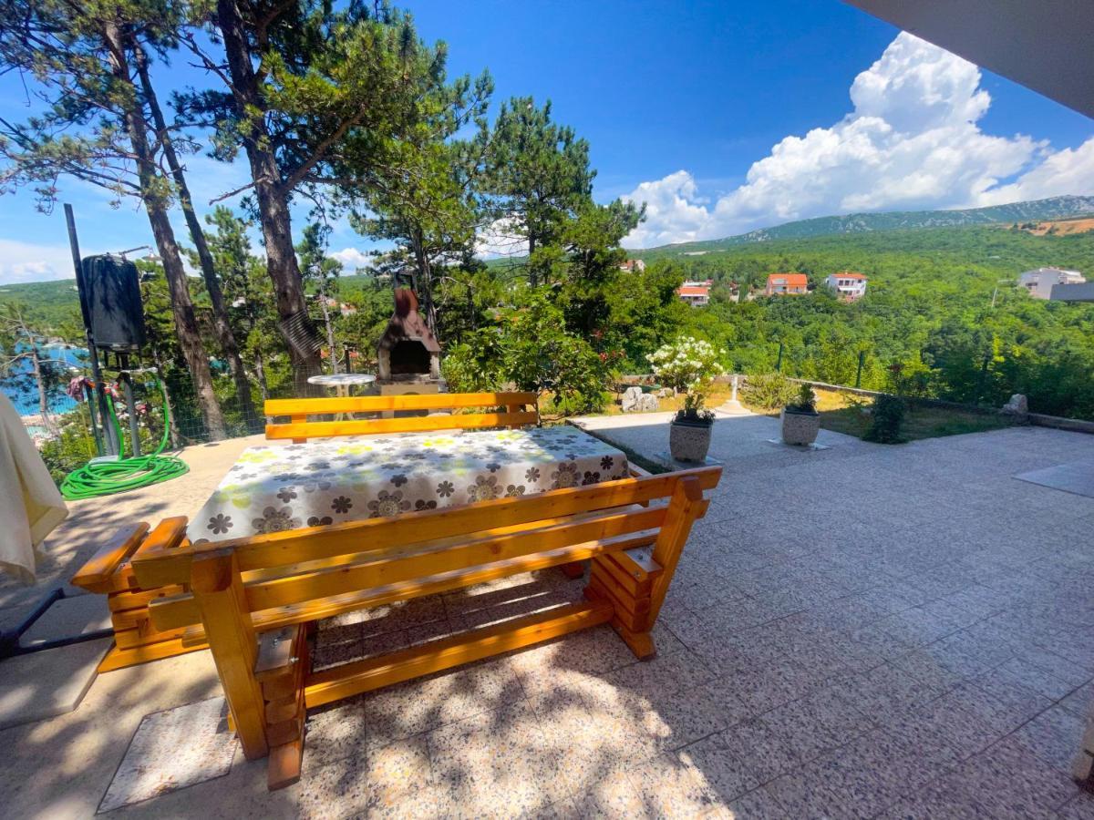Apartmani Combaj Jadranovo Ngoại thất bức ảnh