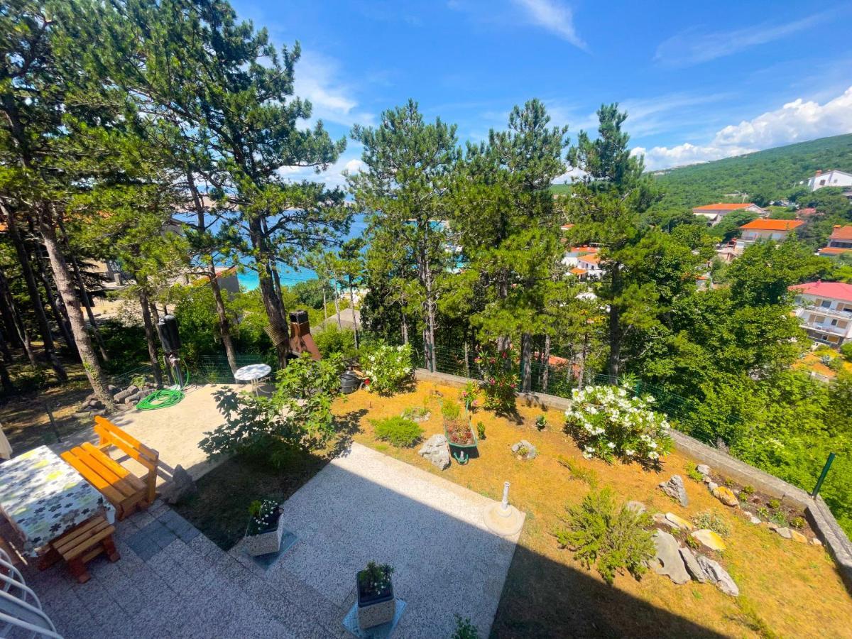 Apartmani Combaj Jadranovo Ngoại thất bức ảnh