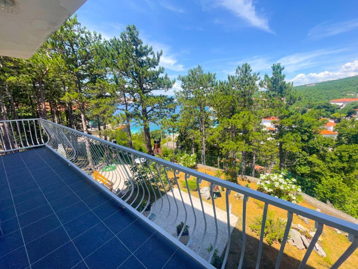 Apartmani Combaj Jadranovo Ngoại thất bức ảnh