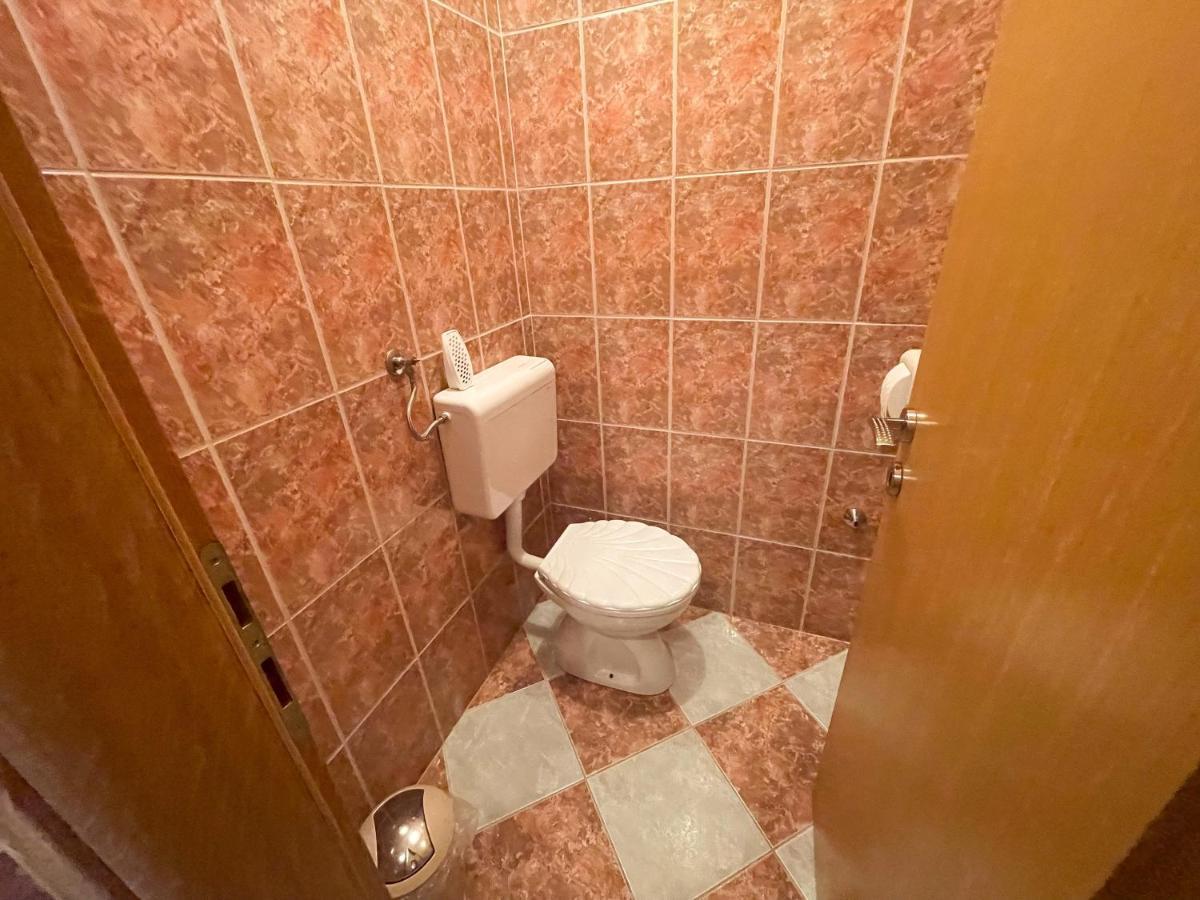 Apartmani Combaj Jadranovo Ngoại thất bức ảnh