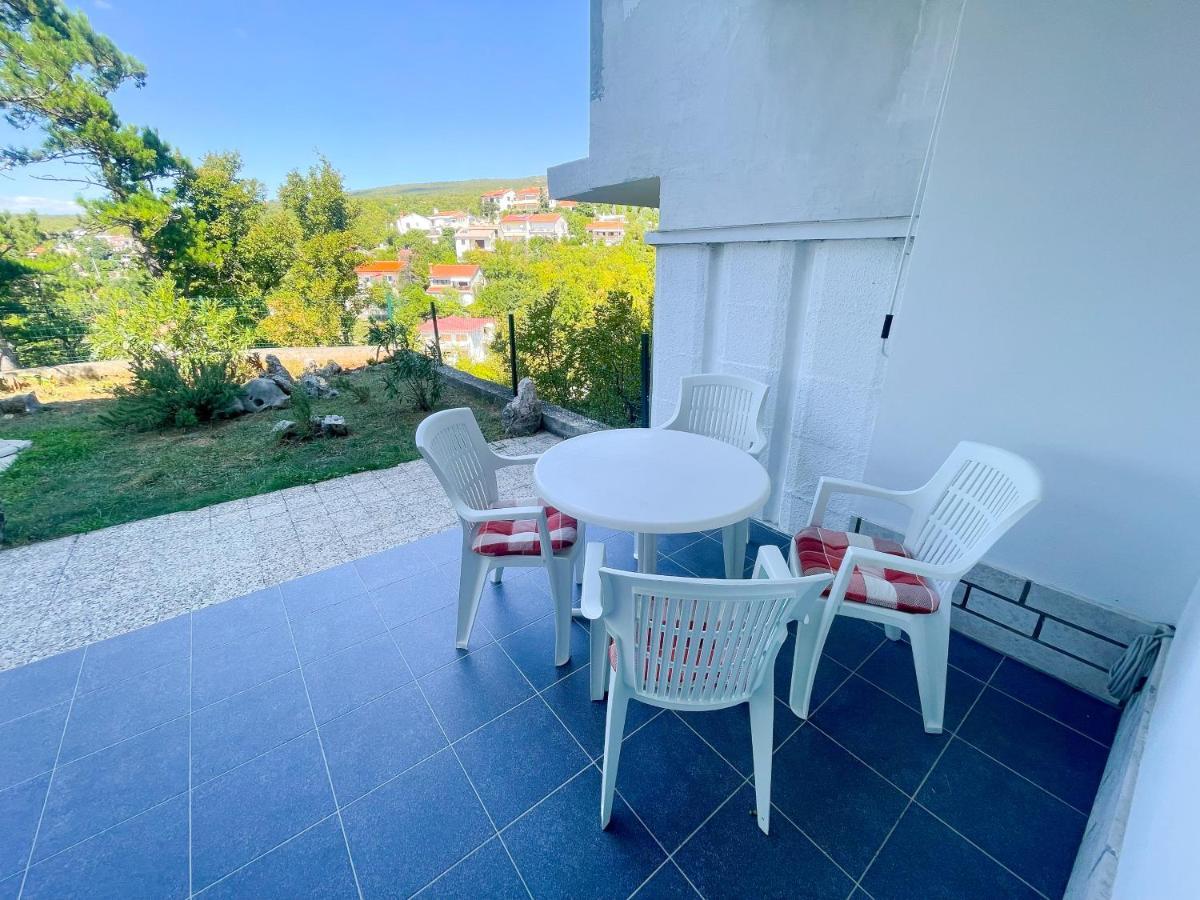 Apartmani Combaj Jadranovo Ngoại thất bức ảnh