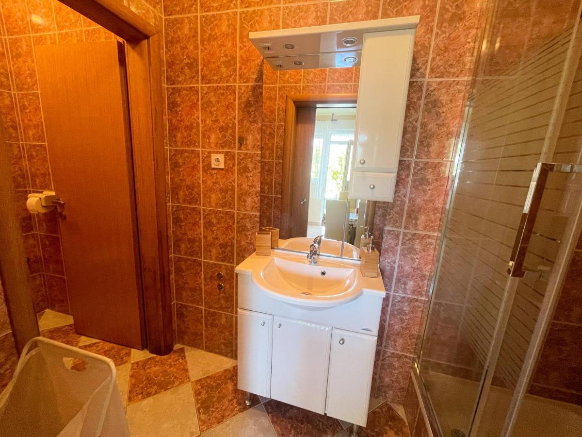 Apartmani Combaj Jadranovo Ngoại thất bức ảnh
