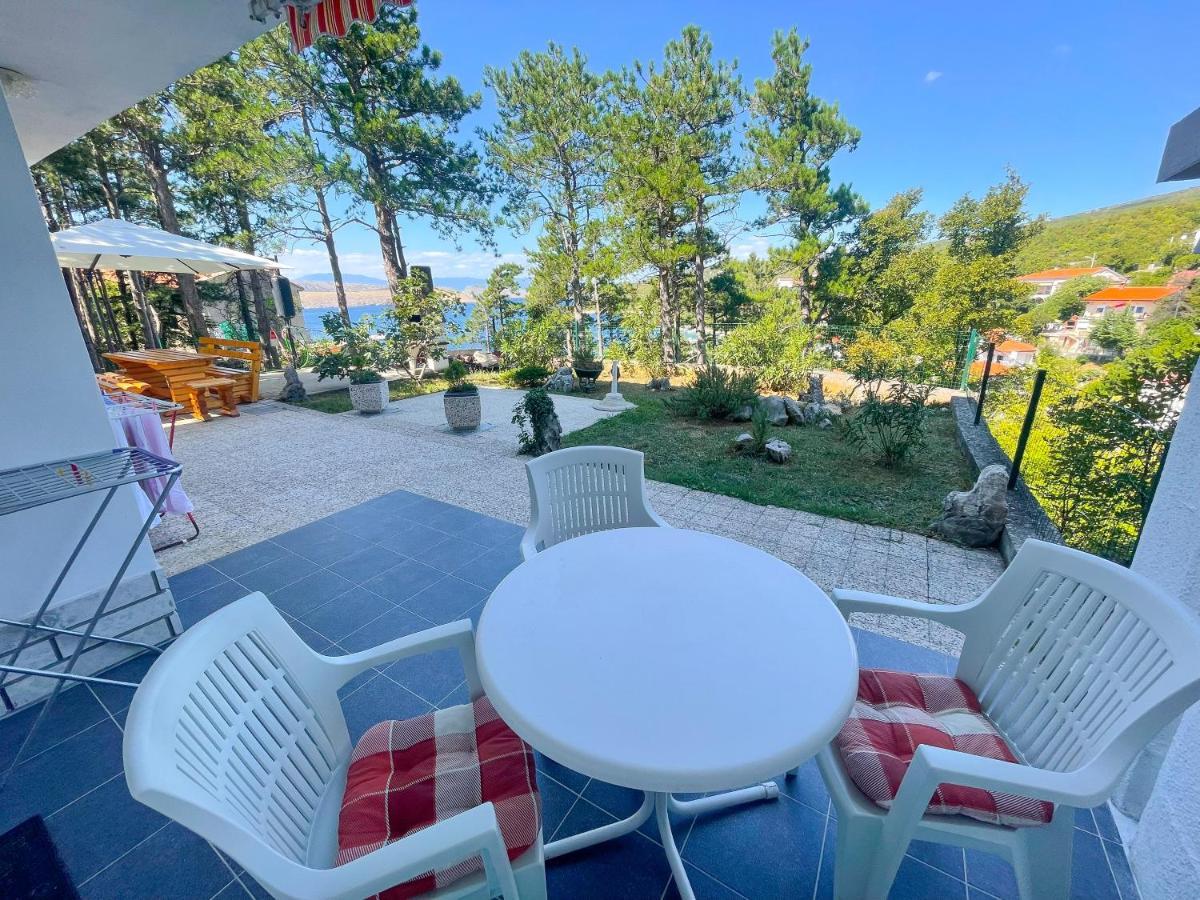 Apartmani Combaj Jadranovo Ngoại thất bức ảnh